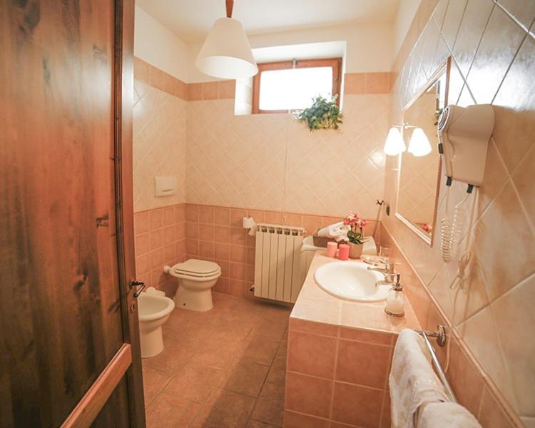 Palazzo Le Muse Apartments Беванья Екстер'єр фото